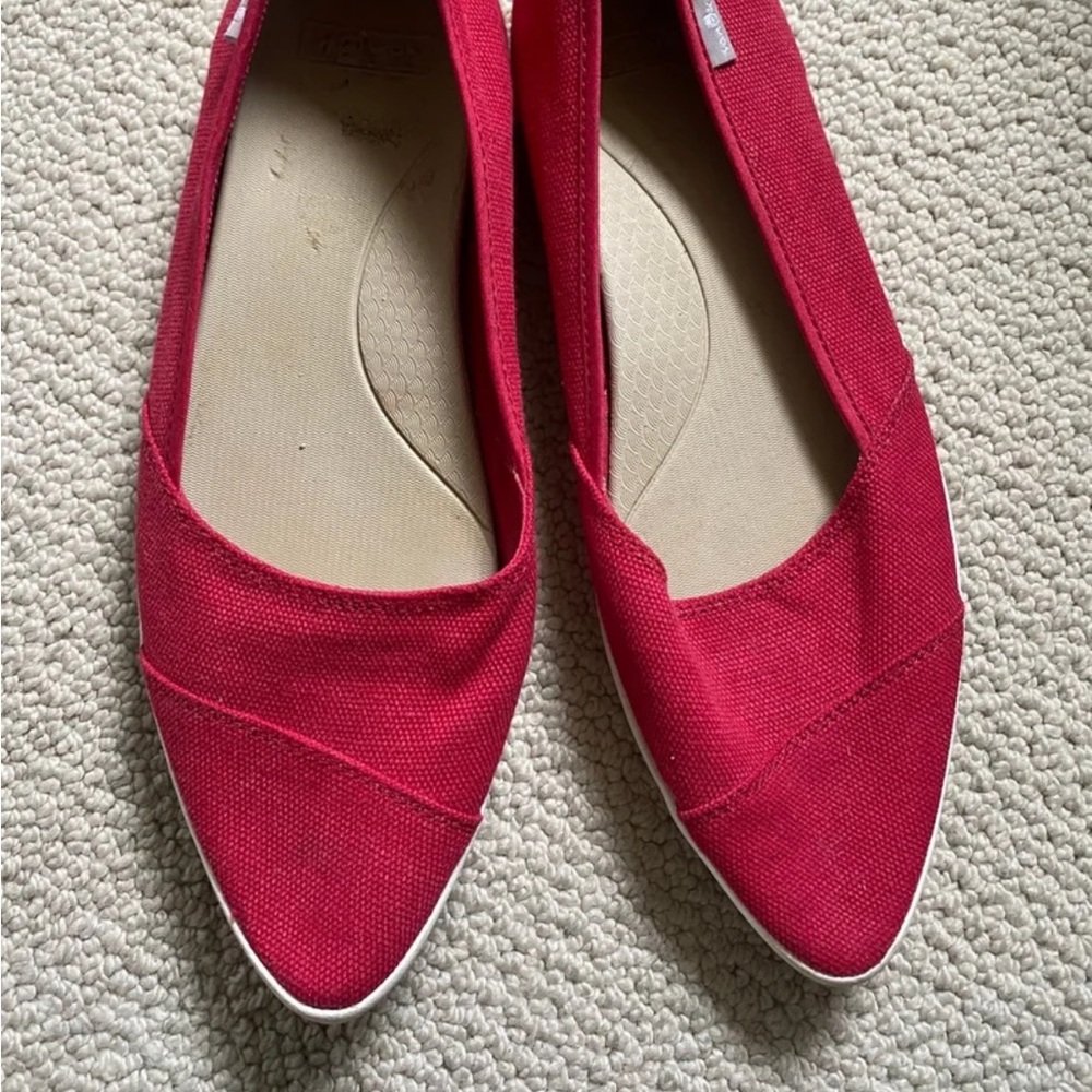 Sanuk Red Flats Minimalist Slip-On Loafers